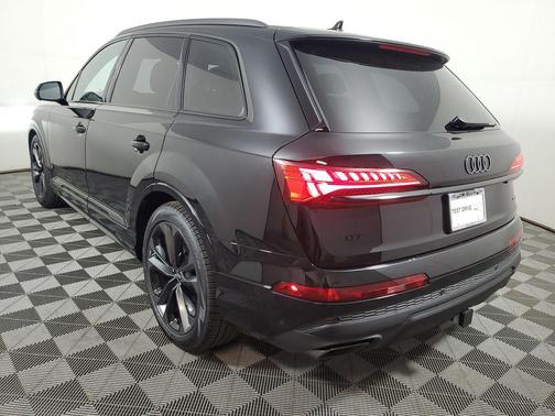 Mythos Black Metallic 2026 Audi Q7 55 Premium Plus