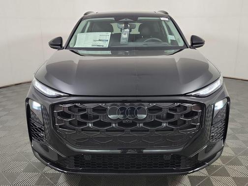 Mythos Black Metallic 2026 Audi Q3 TFSI quattro S tronic