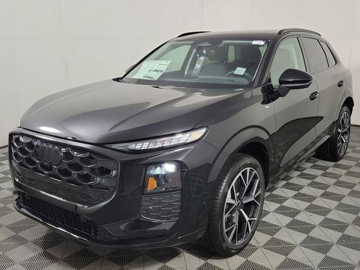 Mythos Black Metallic 2026 Audi Q3 TFSI quattro S tronic