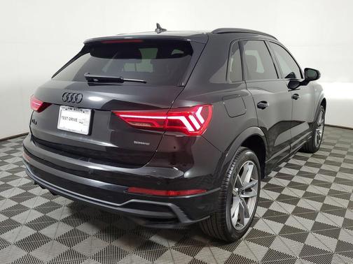 Mythos Black Metallic 2024 Audi Q3 Premium 45 TFSI S line quattro Tiptronic
