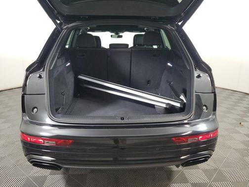 Black Metallic 2025 Audi Q5 45 S line Premium