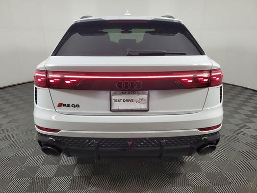 Glacier White Metallic 2026 Audi RS Q8 4.0T