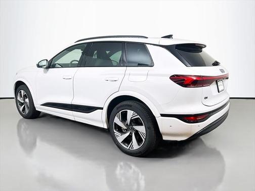 2025 Audi Q6 e-tron Premium Plus quattro