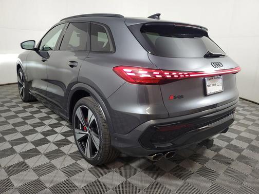 Daytona Gray Pearl Effect 2026 Audi SQ5 3.0T Premium Plus