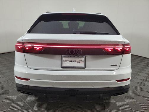 Glacier White Metallic 2026 Audi Q8 55 Prestige