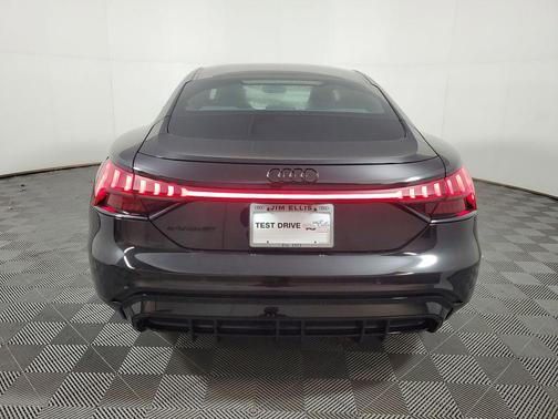 2022 Audi e-tron GT Prestige