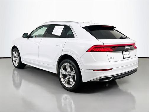 2023 Audi Q8 55 Premium Plus