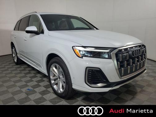 Glacier White Metallic 2025 Audi Q7 45 Premium