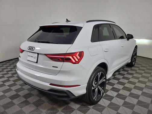Glacier White Metallic 2023 Audi Q3 45 S line Premium Plus