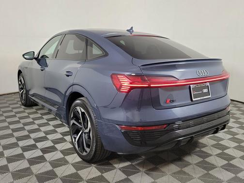 Plasma Blue Metallic 2024 Audi Q8 e-tron Prestige