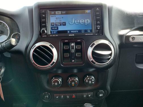 Sunset Orange Pearlcoat 2015 Jeep Wrangler Unlimited Rubicon