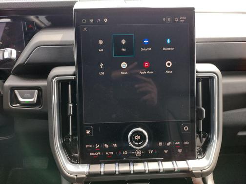 Summit White 2025 GMC Yukon XL Denali