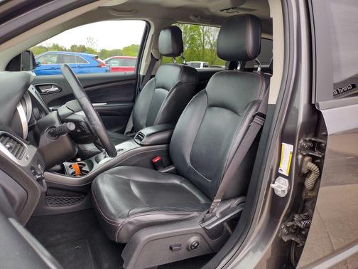 Granite Pearlcoat 2019 Dodge Journey GT