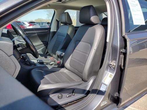 2020 Volkswagen Passat 2.0T R-Line
