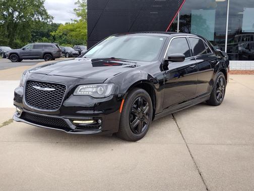 2017 Chrysler 300 S