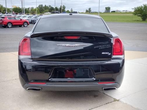 2017 Chrysler 300 S