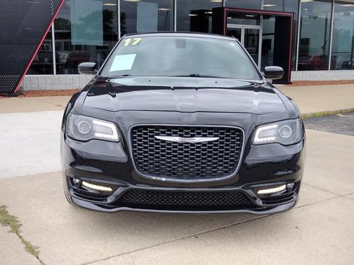 2017 Chrysler 300 S