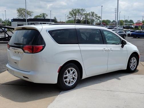 2021 Chrysler Voyager LXI