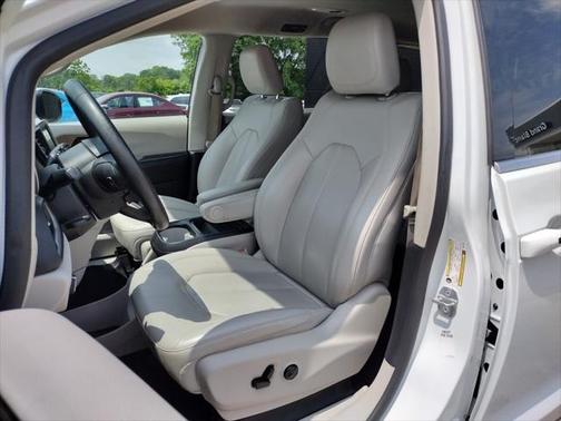 2021 Chrysler Voyager LXI