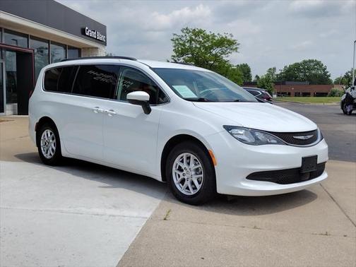 2021 Chrysler Voyager LXI