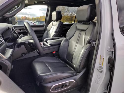 2024 Jeep Wagoneer Series II Carbide