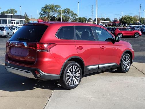 2019 Mitsubishi Outlander ES