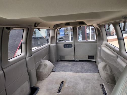 2000 Chevrolet Express 1500 Base