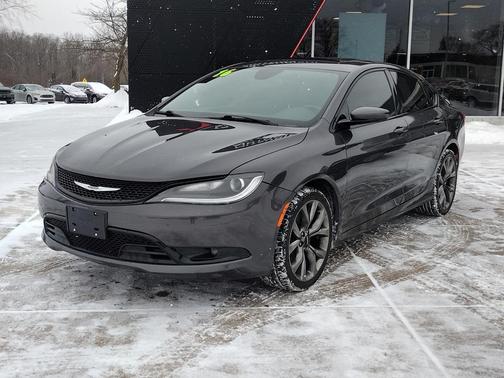 2016 Chrysler 200 S