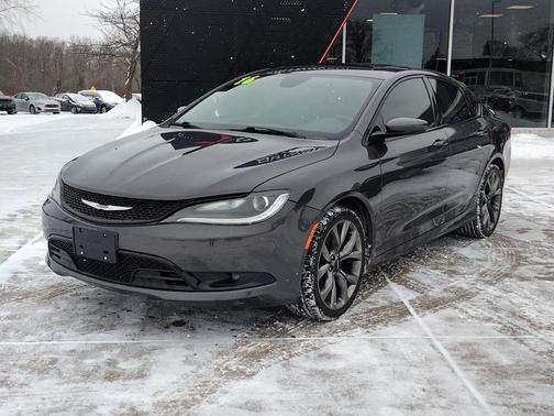 2016 Chrysler 200 S