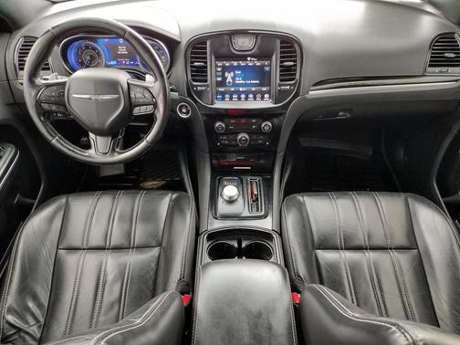 2019 Chrysler 300 S