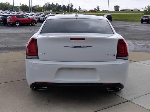 2019 Chrysler 300 S