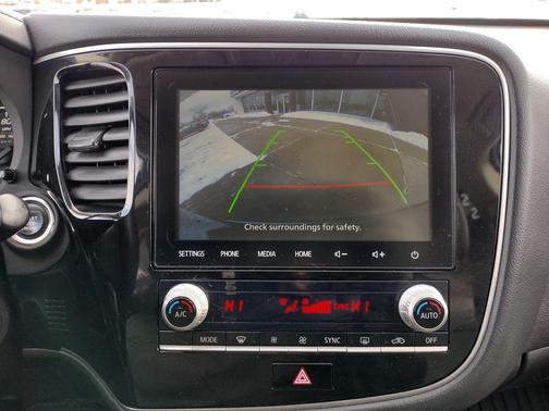 2020 Mitsubishi Outlander SE