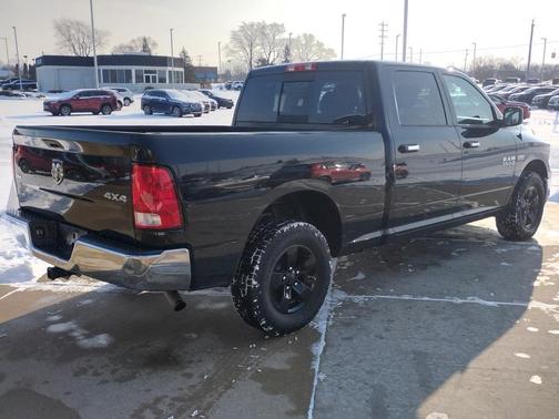 2017 RAM 1500 SLT