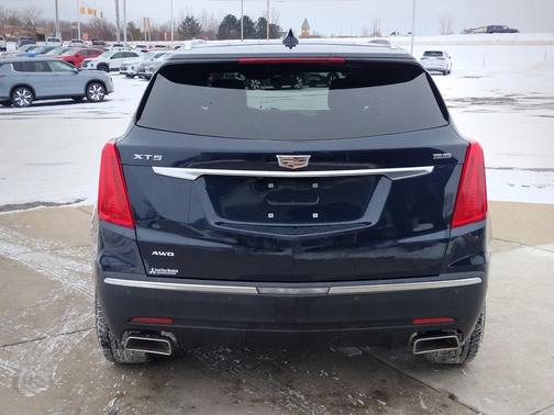 2017 Cadillac XT5 Luxury