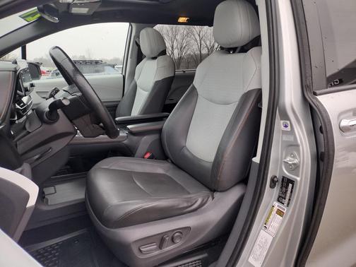 2021 Toyota Sienna XSE 7 Passenger