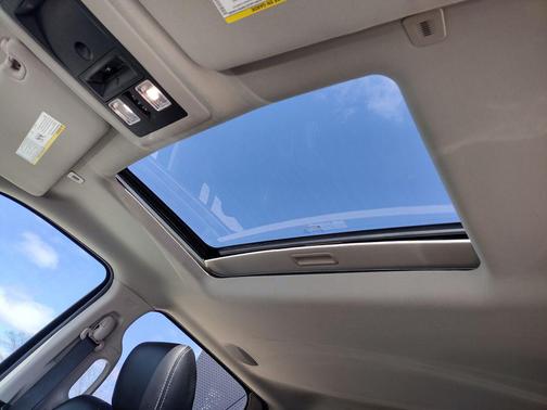 Granite Crystal Metallic 2018 RAM 1500 Laramie