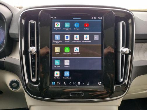 Gray 2023 Volvo XC40 B4 Ultimate Dark Theme