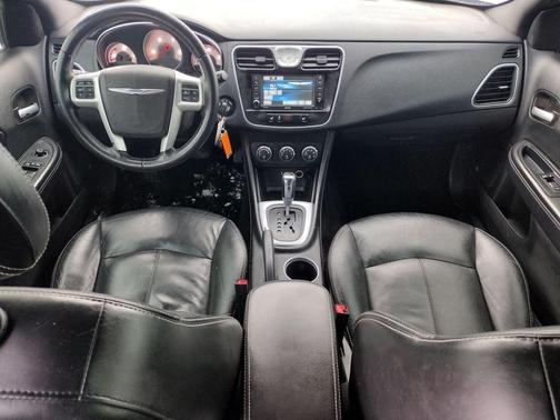 2014 Chrysler 200 Limited