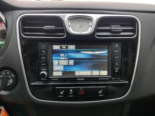 2014 Chrysler 200 Limited