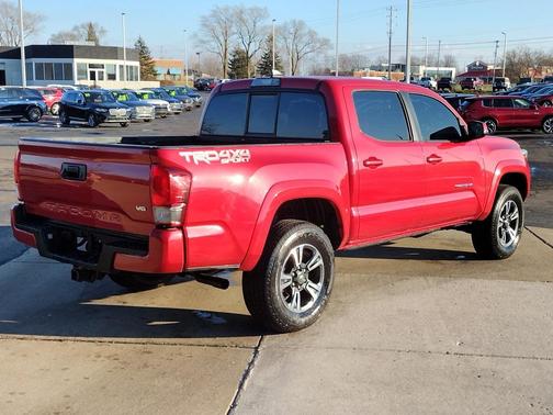 2016 Toyota Tacoma SR