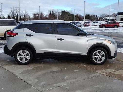 2019 Nissan Kicks S