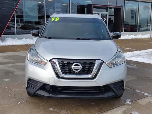 2019 Nissan Kicks S