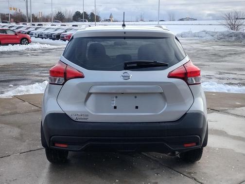 2019 Nissan Kicks S