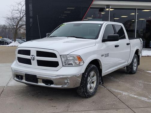 2017 RAM 1500 SLT