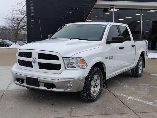 2017 RAM 1500 SLT