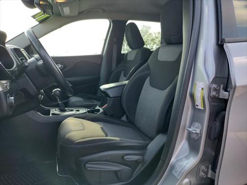 2017 Jeep Cherokee Sport