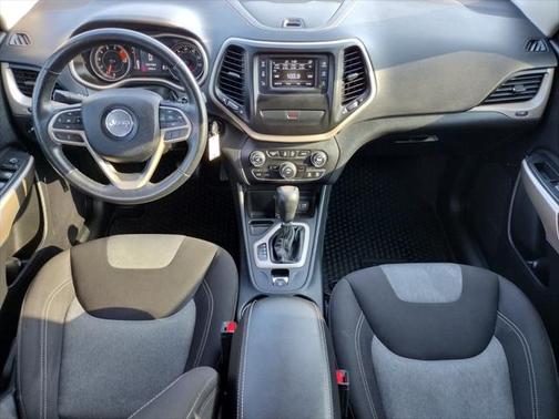 2017 Jeep Cherokee Sport
