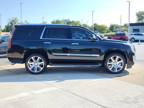 2016 Cadillac Escalade Luxury