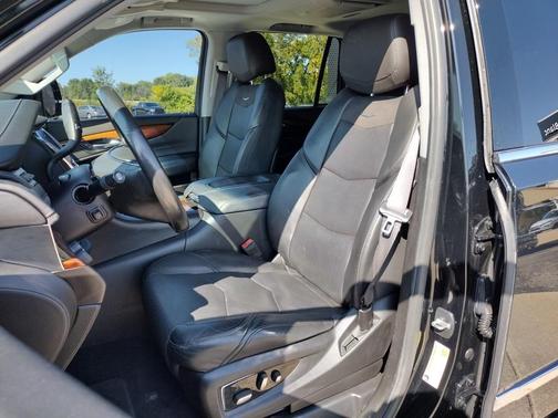 2016 Cadillac Escalade Luxury