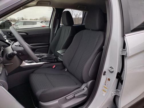 2026 Mitsubishi Eclipse Cross LE